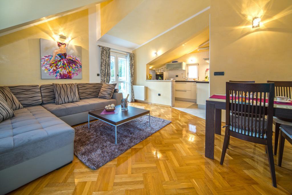 Apartments Anna โอมิช ห้อง รูปภาพ